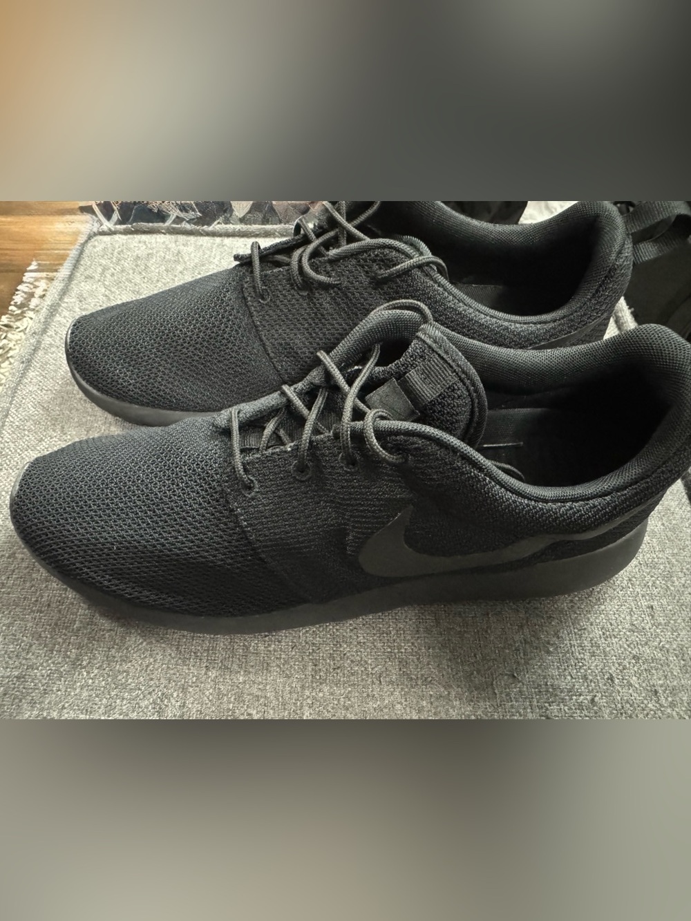 Nike Mens Roshe Run 511881-026 Triple Black Running Shoes Sneakers Size 12 - Picture 2 of 5